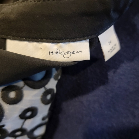 Halogen Sleeveless Embroidered High Collar Zippered Back Blouse Size M - Picture 6 of 9